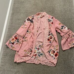 Lace Trimmed Floral Kimono in Size Small